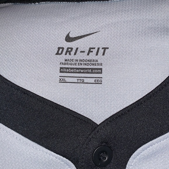 Nike Dri-Fit XXL Short Sleeve Tee - Picture 3 of 3